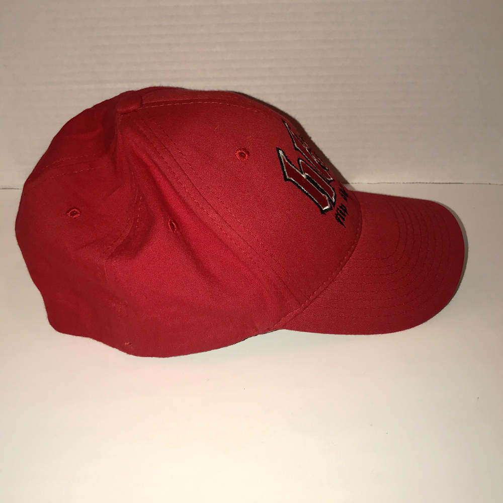 Red Cap - Picture 5 of 8